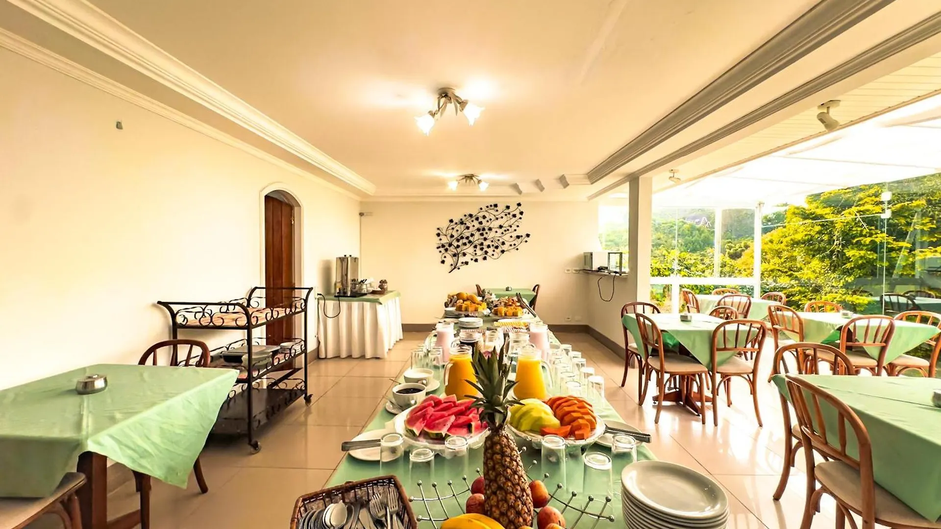*** Inn Velinn Pousada Chateau Do Luar Prime Campos do Jordao Brazil